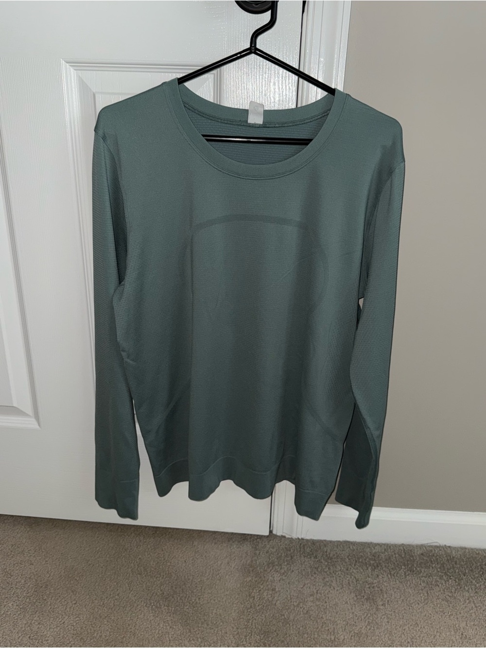 lululemon athletica Long Sleeve Crew in Dusty Green